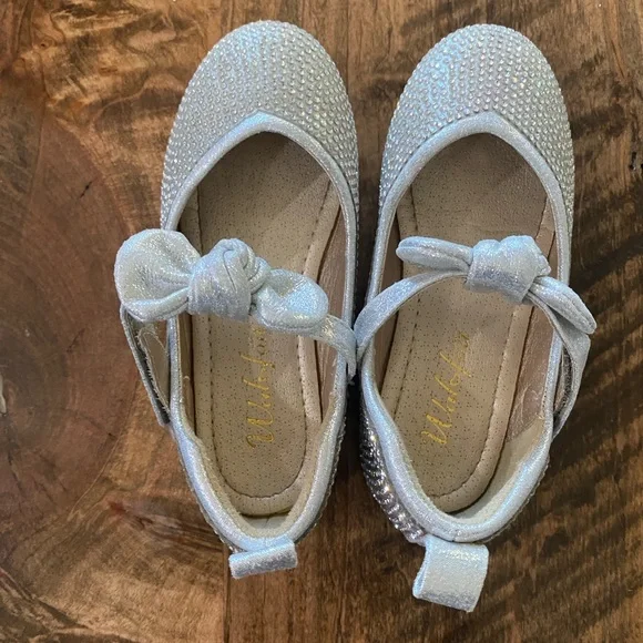 Sparkly Diamond Toddler Girls Dress Shoes: Size 8 - Picture 4 of 7